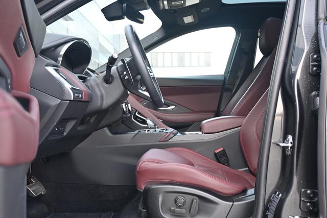 Jaguar E-Pace 1.5 P300e AWD R-Dynamic SE