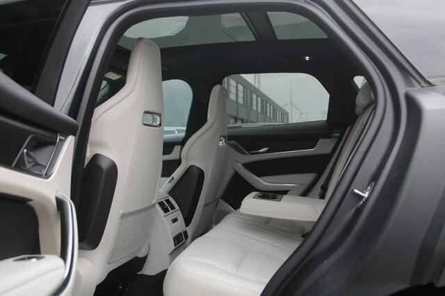 Jaguar F-PACE 2.0 P400e PHEV R-Dynamic SE