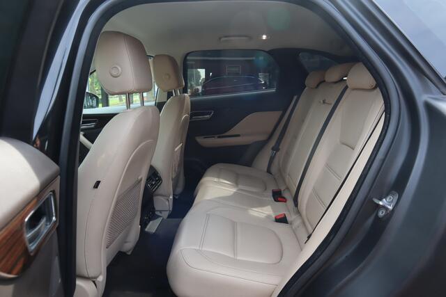Jaguar F-PACE 3.0 Portfolio AWD 30d Navigatie | Leder | bi- Xenon | LM 22 inch |