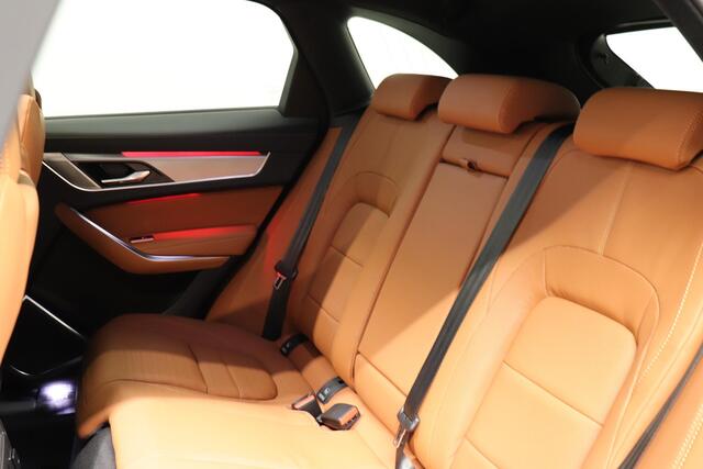 Jaguar F-PACE P400e R-Dynamic SE