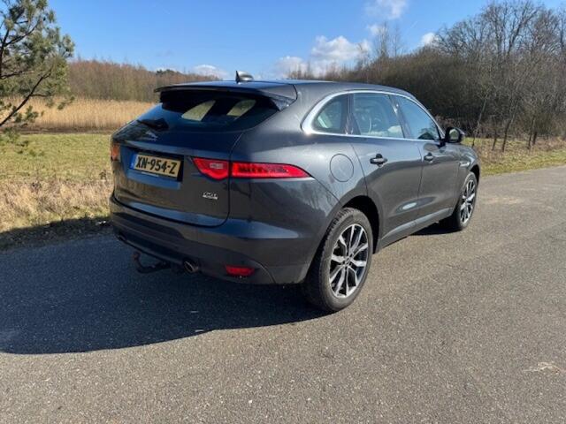 Jaguar F-PACE portfolio 2.0 252 pk
