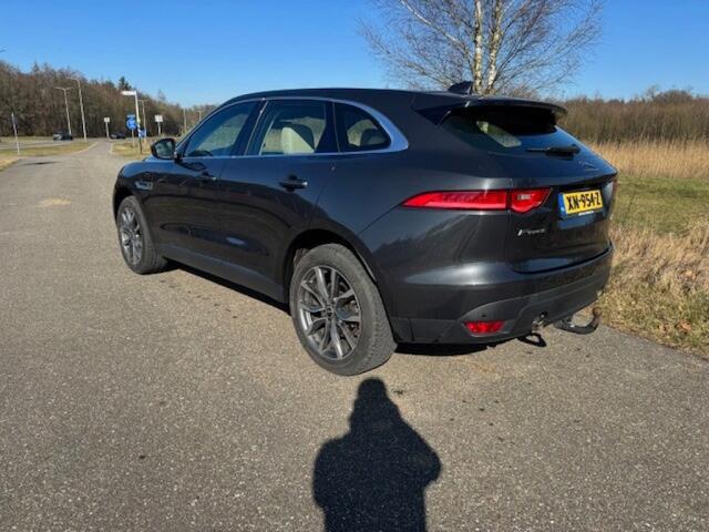 Jaguar F-PACE portfolio 2.0 252 pk