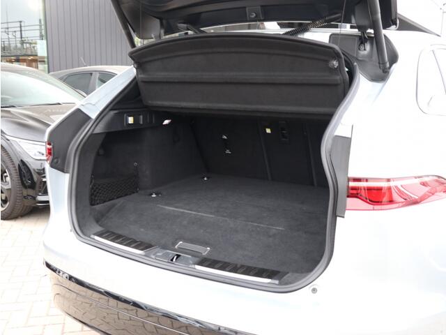 Jaguar F-PACE 2.0 P400e PHEV I Leder I Meridian I Elektrische stoelverstelling