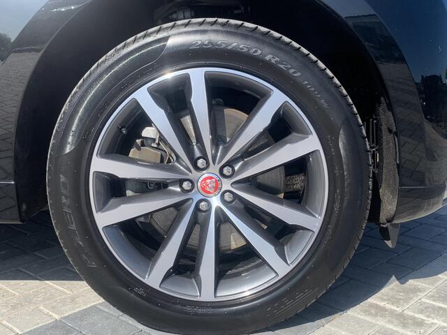 Jaguar F-PACE 2.0 P400e PHEV R-Dynamic SE Panorama Dak | 20"Lm velgen | Draadloos Appl CarPlay / Android Auto |