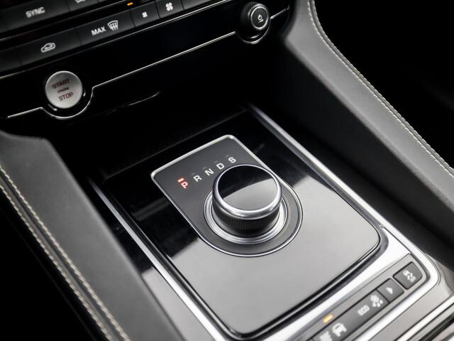 Jaguar F-PACE 2.0 Portfolio R-Sport AWD 20d 180Pk Automaat (NAVIGATIE, KEYLESS, CAMERA, GETINT GLAS, STUUR/STOELVERWARMING, LEDEREN SPORTSTOELEN, XENON, LANE ASSIST, NIEUWSTAAT)