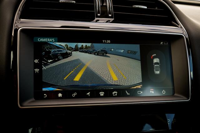 Jaguar F-PACE 2.0t 250 PK AWD Automaat | Head-Up | Trekhaak | Adapt. Cruise | Xenon | 18 inch LMV | Carplay