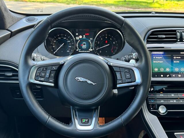Jaguar F-PACE 2.0t AWD Premium R-Sport Edition panodak,zwartleer,dglas,navi,led,lmv