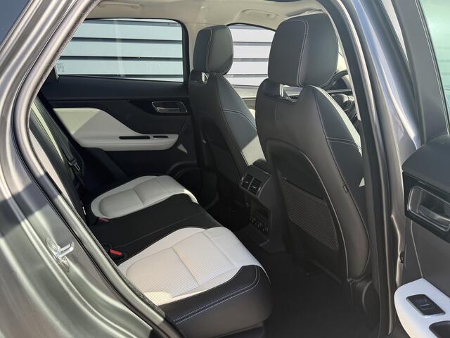 Jaguar F-PACE 2.0 Portfolio AWD AUTOMAAT / R Sport / Panorama Dak / Camera / 42000 KM / 1 e eig