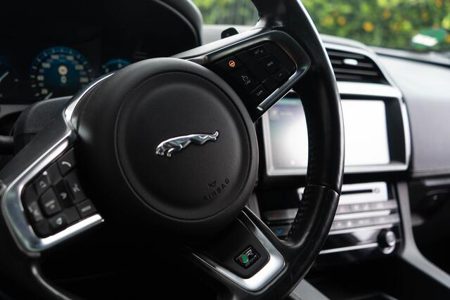 Jaguar F-PACE 2.0 Portfolio AWD 20d R-sport / Leder/ Virtual Cockpit/ Touch Navigatie/ Trekhaak/ Panoramadak/ 132kW (180PK)