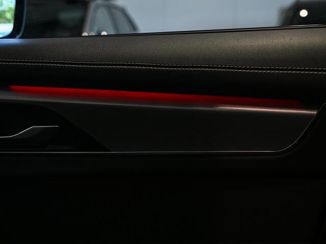 Jaguar F-PACE 2.0 P400e PHEV R-Dynamic SE | Panoramadak | 14-Wegs Memory Seats | HermanBosch Sound | Camera | Adaptieve Cruise | Stoelverwarming | Ambiente Verlichting | Stuur Verwarming |