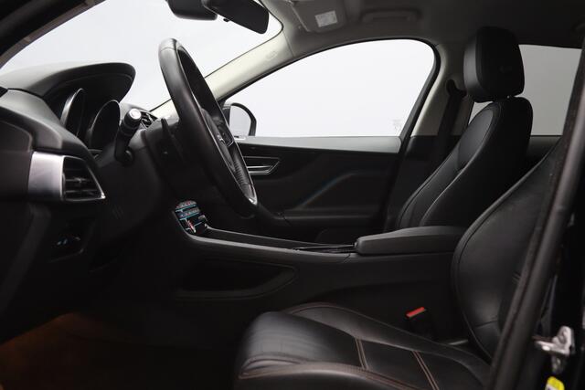 Jaguar F-PACE 2.0 Prestige AWD 20d 180 PK Automaat, Cruise Control, Camera, Leder, LED