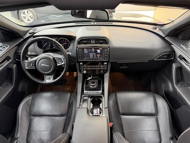 Jaguar F-PACE 2.0 R-Sport AWD 25t, 250Pk, 2017, 1ste eigenaar, Dealer onderhouden, Panoramadak, Trekhaak, Climate control, Cruise control, Camera, Stoelverwarming, LED koplampen, 22" velgen,
