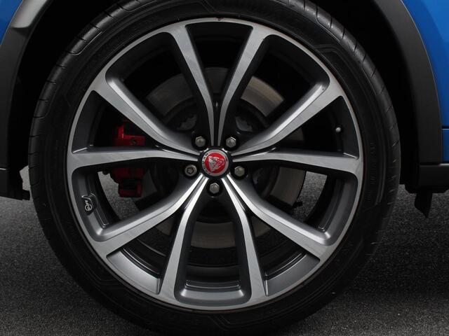Jaguar F-PACE 5.0 V8 AWD SVR 551 pk Panorama dak Meridian sound Premium Pack Light Pack ACC Leder ADS 360 Camera Cruise control Parkeersensoren Elektrische kofferklep