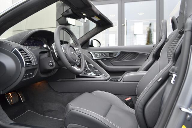 Jaguar F-TYPE P450 RWD First Edition