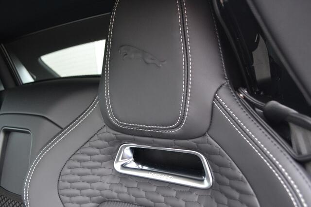 Jaguar F-TYPE P450 RWD First Edition