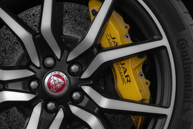 Jaguar F-TYPE 5.0 V8 SVR Coupé AWD / Carbon Keramisch / Meridian Audio