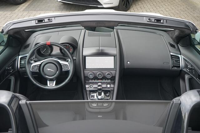 Jaguar F-TYPE 2.0T Chequered Flag | Voorstoelen verwarmd/gekoeld | Meridian |