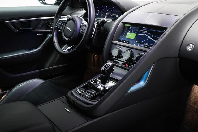 Jaguar F-TYPE P300 RWD | PANORAMADAK | CLIMATE PACK | STUURVERWARMING