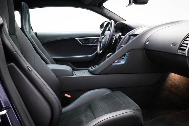 Jaguar F-TYPE P300 RWD | PANORAMADAK | CLIMATE PACK | STUURVERWARMING