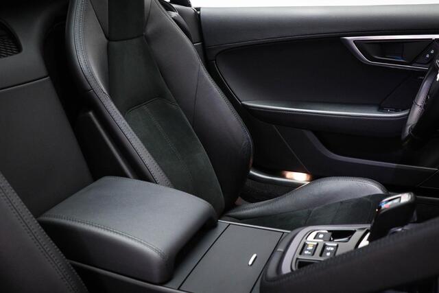 Jaguar F-TYPE P300 RWD | PANORAMADAK | CLIMATE PACK | STUURVERWARMING