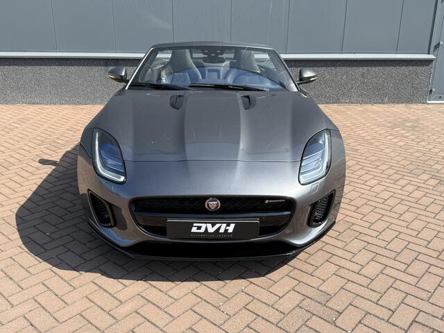 Jaguar F-TYPE P300 RWD R-Dynamic Black Edition