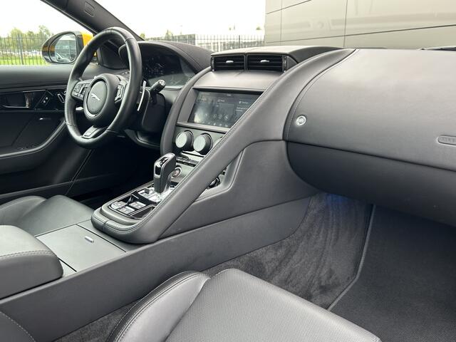 Jaguar F-TYPE P575 5.0 V8 575pk Aut. AWD Coupé - R | SVO Sorento Yellow | Geklimatiseerde sportstoelen | Panoramadak |