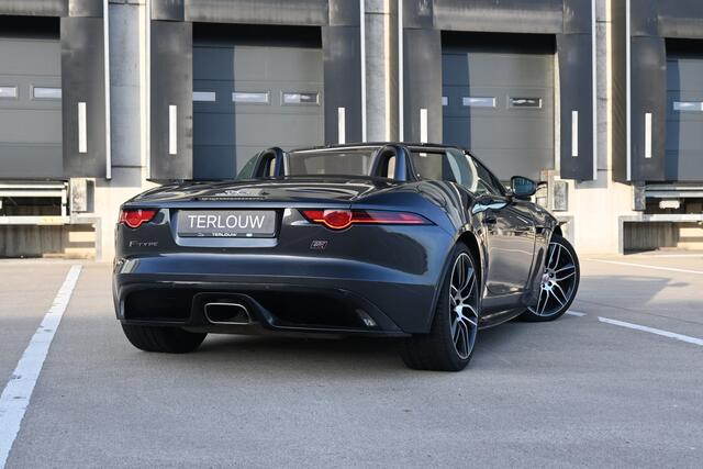 Jaguar F-TYPE 2.0T Chequered Flag