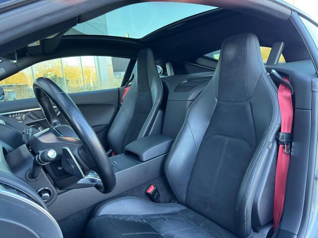 Jaguar F-TYPE P300 RWD R-Dynamic