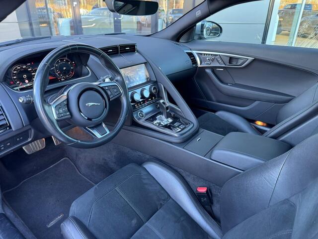 Jaguar F-TYPE P300 RWD R-Dynamic