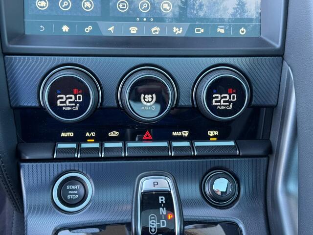 Jaguar F-TYPE P300 RWD R-Dynamic