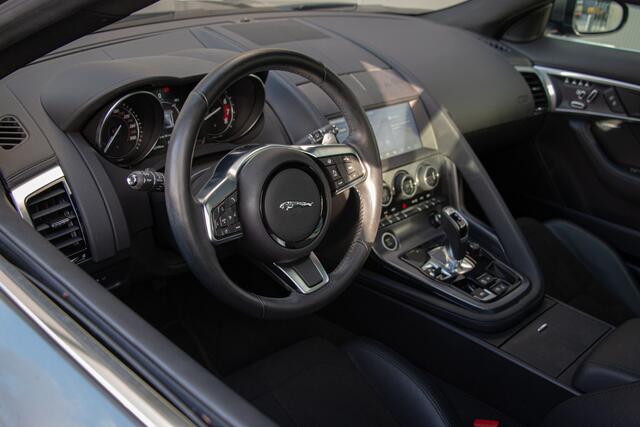 Jaguar F-TYPE 2.0T 300pk RWD R-Dynamic | NL Auto | BTW | Sportuitlaat | Lane Assist | Stuurverwarming | Glasdak | RWD | Led | Camera | Memory | Apple & Android Carplay | P300 |19"| Dealer Onderhouden.