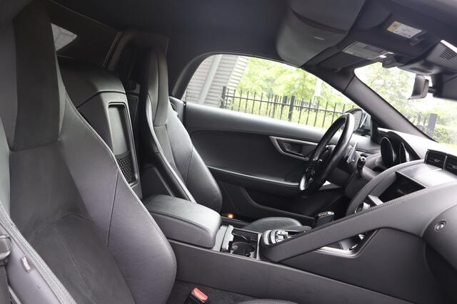 Jaguar F-TYPE P300 R-Dynamic | 20" CARBON INLEG VELGEN | LED KOPLAMPEN | SPORTUITLAAT | MERIDIDAN AUDIO | COLD CLIMATE PACK INCL. STUURVERWARMING EN VOORRUITVERWARMING INCL WARMTEWEREND GLAS
