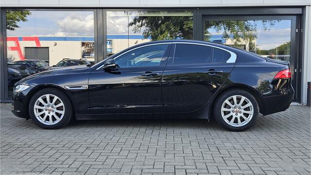 Jaguar XE 2.0 Prestige + XENON + VOLLEER + NAVIGATIE