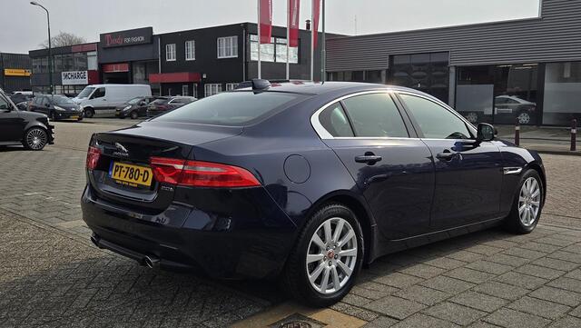 Jaguar XE 2.0 Prestige