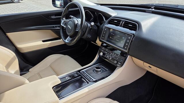 Jaguar XE 2.0 Prestige