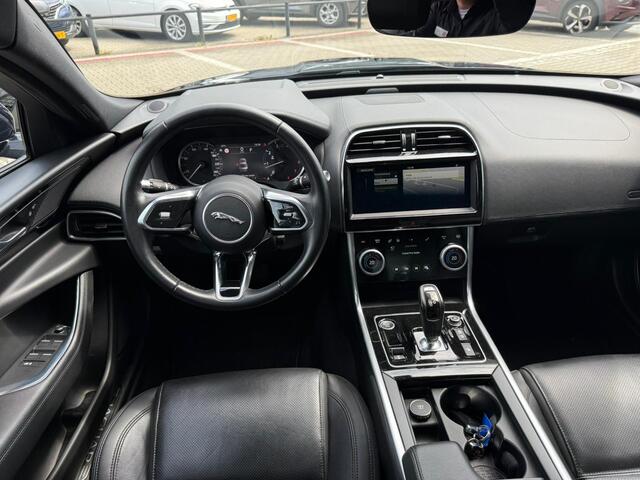 Jaguar XE 2.0 P250 S *Cruise Control & Navigatie*