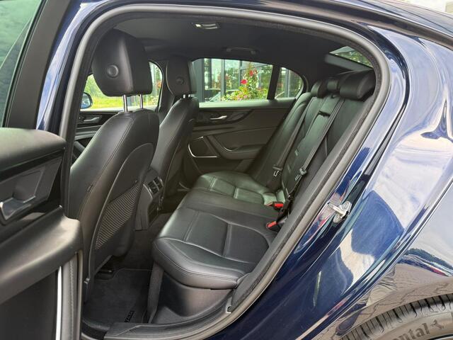 Jaguar XE 2.0 P250 S *Cruise Control & Navigatie*
