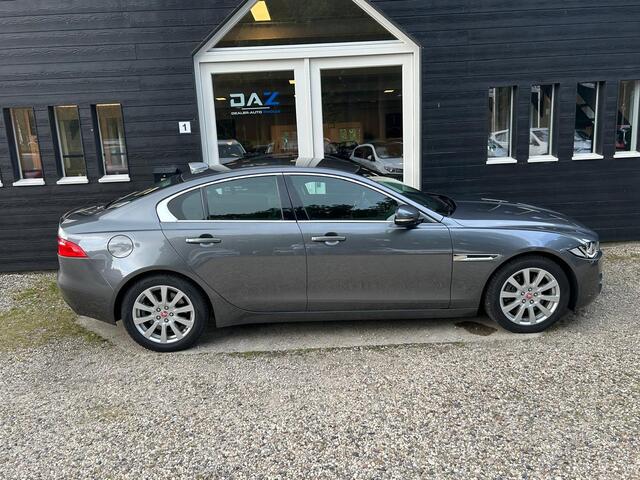 Jaguar XE 2.0t Pure Aut/Ecc/Leer/Navi