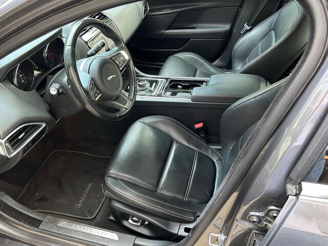 Jaguar XE 2.0t Pure Aut/Ecc/Leer/Navi