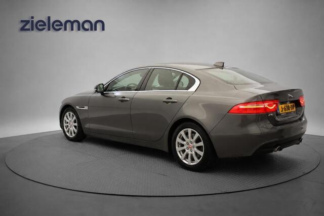 Jaguar XE Sedan 2.0t Pure Automaat - Navi, Camera, Leer, Stoelverw.