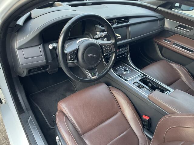 Jaguar XF 2.0D132kw R-Sport 8-AUT AWD PANO Camera DealerOh!