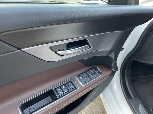 Jaguar XF 2.0D132kw R-Sport 8-AUT AWD PANO Camera DealerOh!