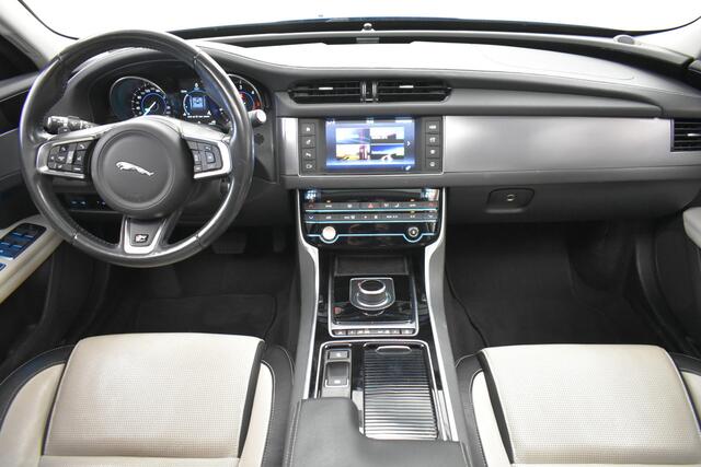 Jaguar XF 2.0d Portfolio R-Sport Panodak Camera Leder 19"