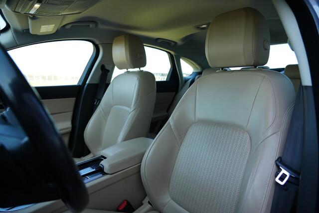 Jaguar XF 2.0d Prestige 164pk Stoelverwarming/Camera/Trekhaak