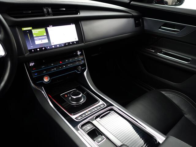 Jaguar XF 2.0 241pk Portfolio Aut- Meridian Surround Audio, Sfeerverlichting, Camera, Premium Leder, Xenon Led