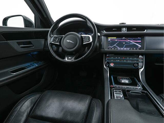 Jaguar XF Sportbrake 2.0d Portfolio Aut. *PANO | LEATHER | FULL-LED | MEMORY-PACK | DIGI-COCKPIT | HEATED-COMFORTSEATS | NAVI-FULLMAP | CAMERA | PRIVACY-GLASS | SHIFTPADDLES | AMBIENT-LIGHT | ECC | PDC | CRUISE | 20''ALU*