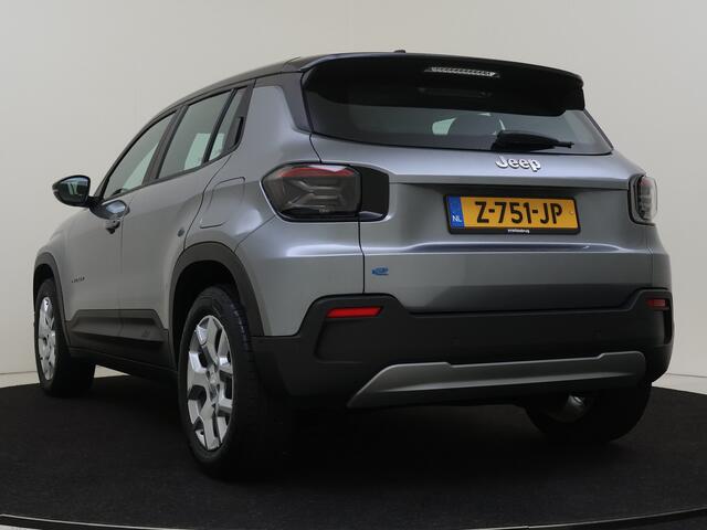 Jeep Avenger Altitude 54 kWh 156PK WinterPack | Navigatie | Apple Carplay | Keyless |