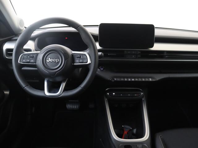 Jeep Avenger Altitude 54 kWh 156PK WinterPack | Navigatie | Apple Carplay | Keyless |