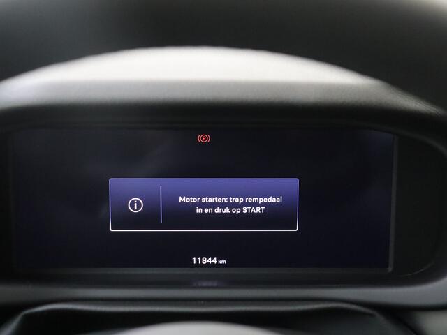 Jeep Avenger Altitude 54 kWh 156PK WinterPack | Navigatie | Apple Carplay | Keyless |