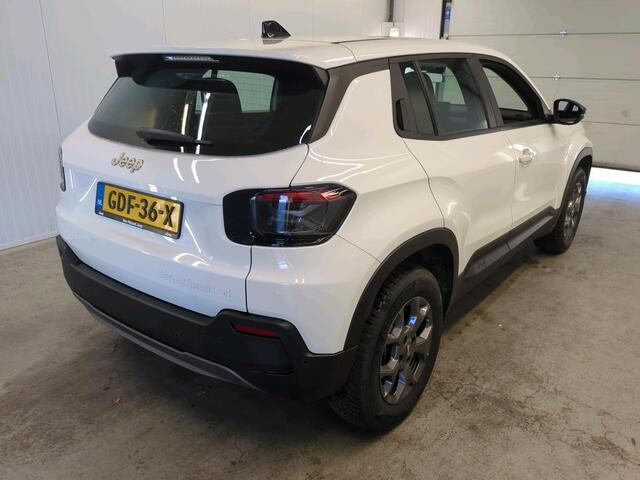Jeep Avenger Altitude 54 kWh | Navi | Carplay | Stoelverwarming |